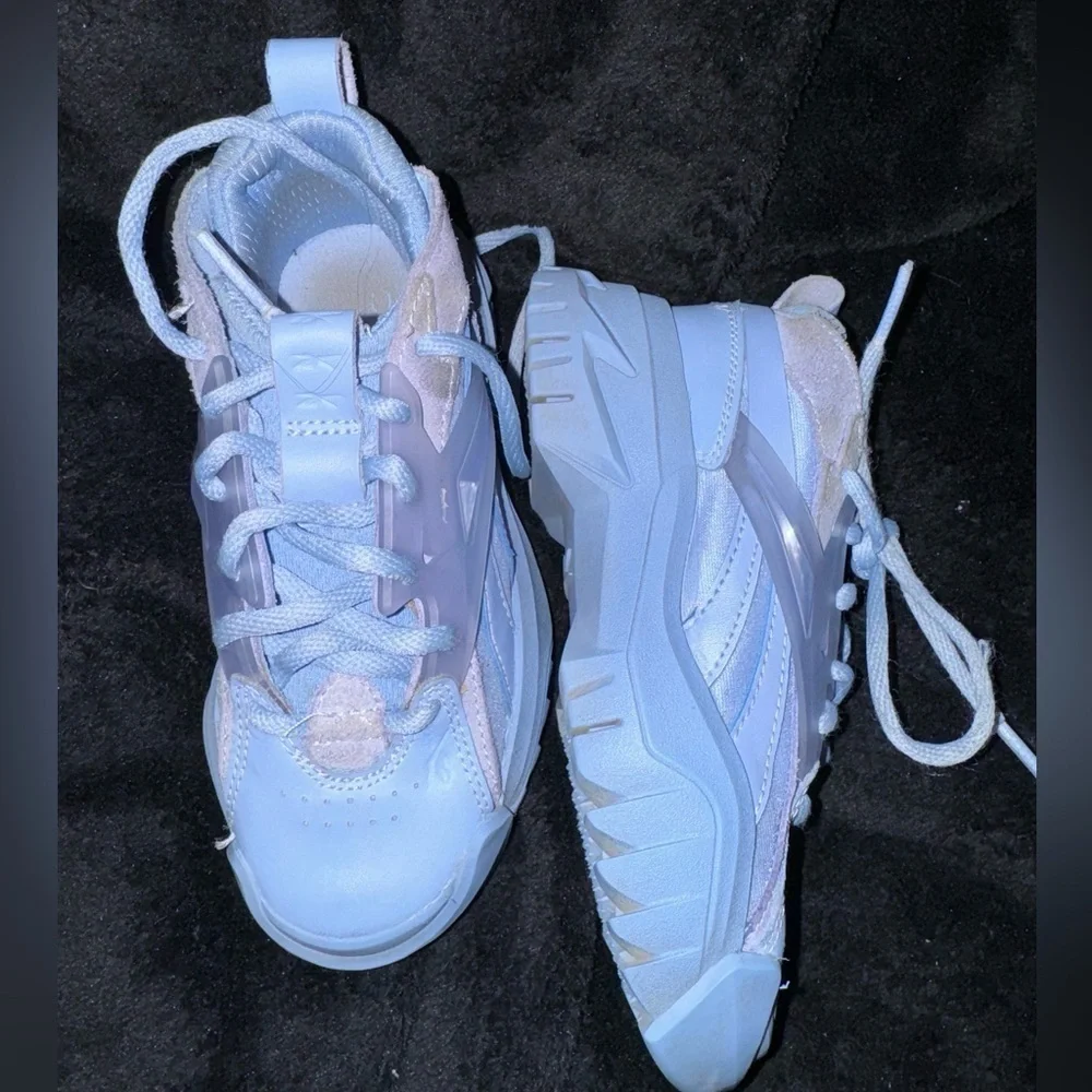 Reebok Club C Cardi V2 Kid's Size 10.5 Sneakers Running Shoes
